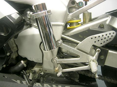 [The Pingel electric shifter installed on the R1.]